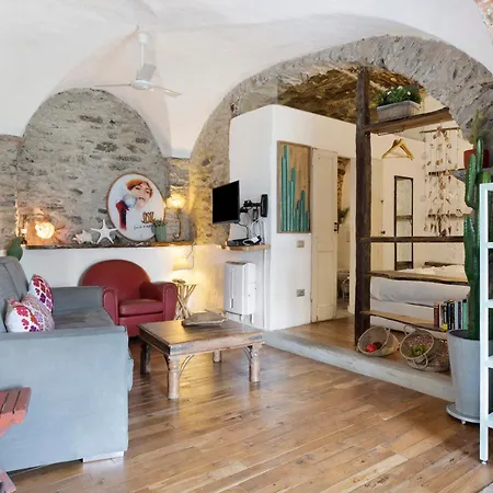 Cactus House * La Spezia